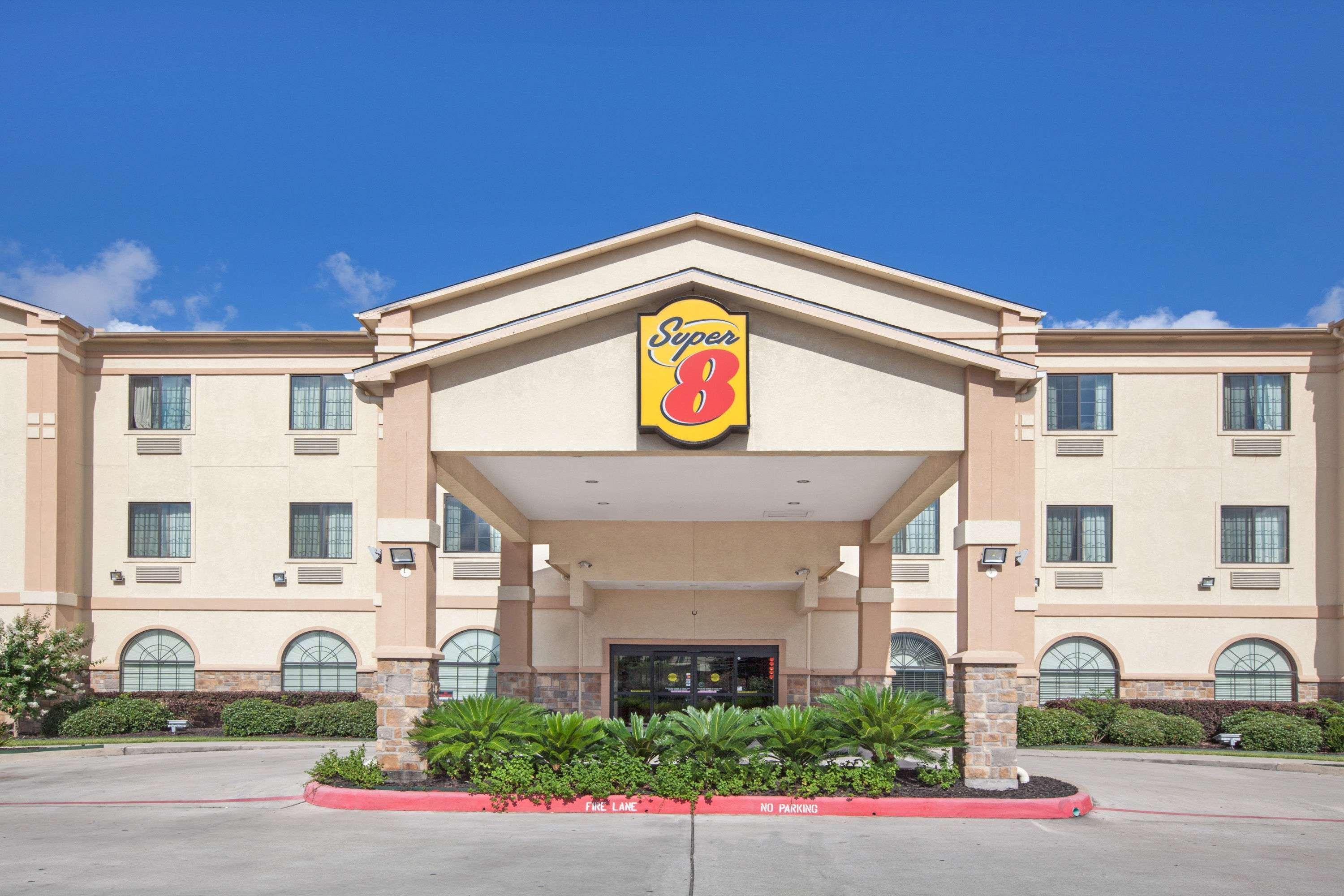 Super 8 By Wyndham Iah West/Greenspoint Aldine Exterior photo