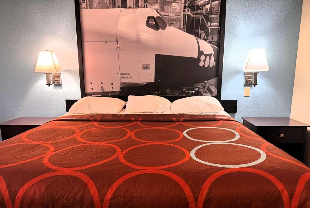 Super 8 By Wyndham Iah West/Greenspoint Aldine Room photo